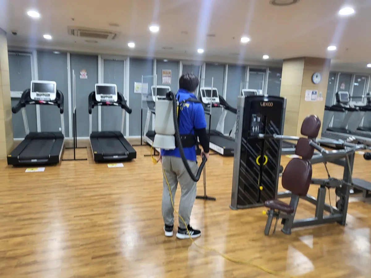 광양시 도이동 헬스장 샤워실 장비 주변 정밀 위생청소 사례 - 행진크린