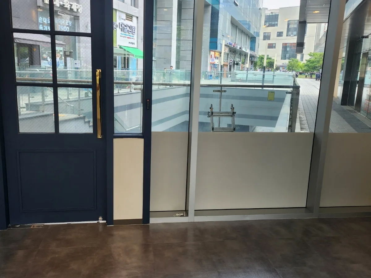 신안군 압해읍 사무실 마감재 파티션 구역 위생청소 사례 - 행진크린